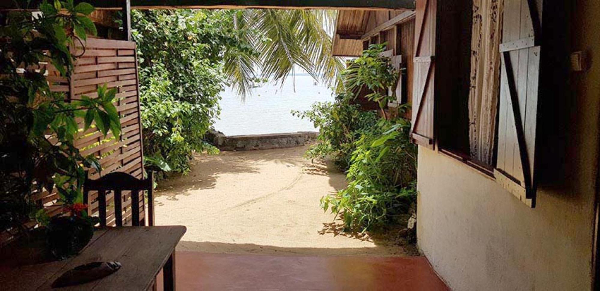 Chez Yolande Hotel Ampangorinana ภายนอก รูปภาพ