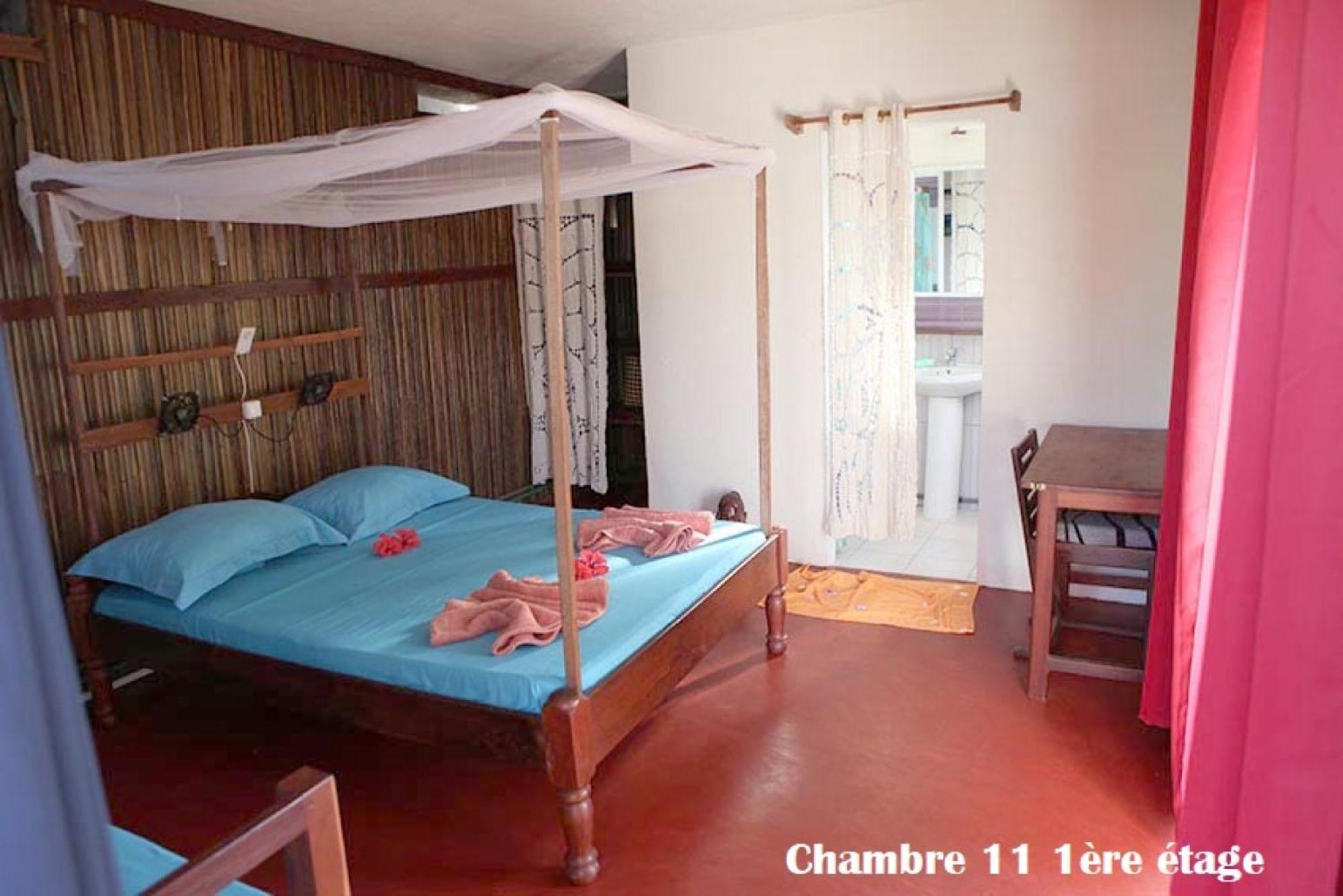 Chez Yolande Hotel Ampangorinana ภายนอก รูปภาพ